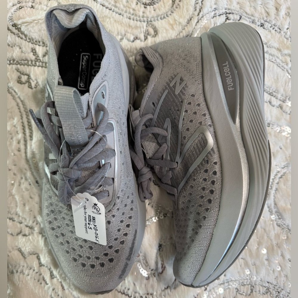 NWOB NEW BALANCE FuelCell SuperComp Trainer - Picture 7 of 10